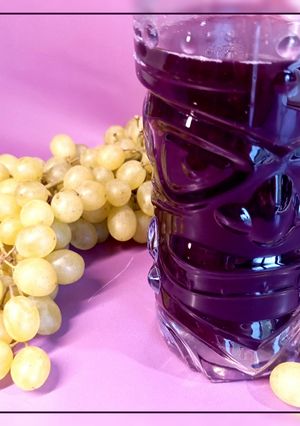 Безалкогольний глінтвейн із винограду та прянощів