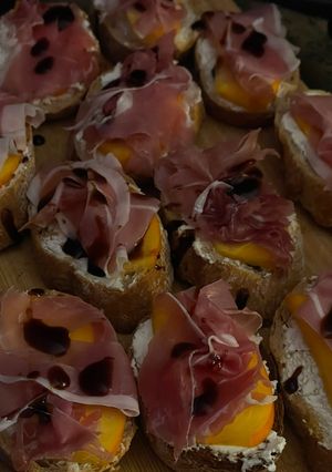 Брускети з прошуто