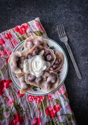 Вареники з вишнями на заварному тісті