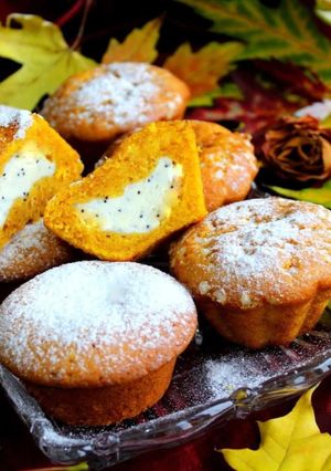 Гарбузові мафіни із сирною начинкою