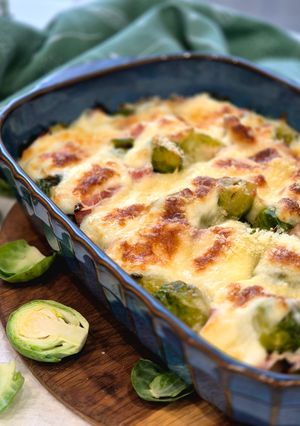 Гратен із брюссельської капусти з шинкою