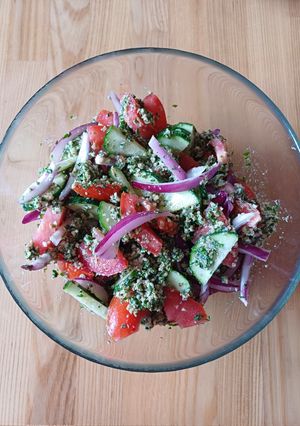 Грузинський салат з горіховою заправкою