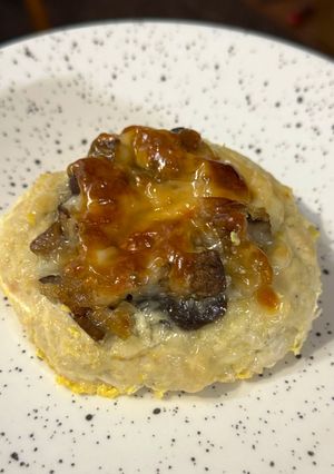 Гнізда з курячого фаршу з грибною начинкою