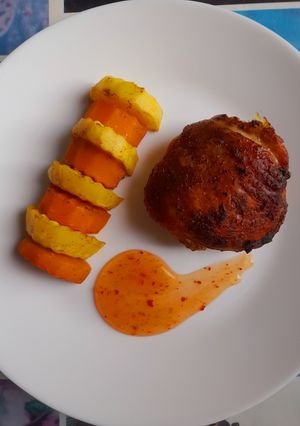 Запечена курка карі з морквою та картоплею