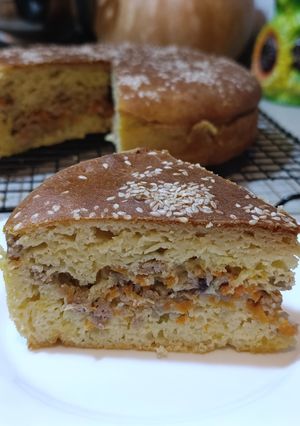 Заливний пиріг з свинячим фаршем