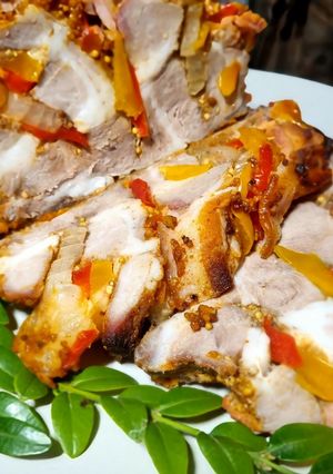 Запечена свиняча шия на святковий стіл