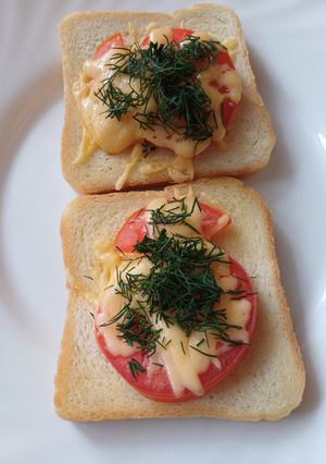 Потапці з помідорами