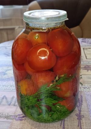 Помидоры под капроновой крышкой с аспирином