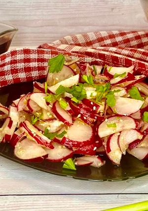 Простий рецепт приготування редиски по-корейськи нашвидкоруч/Смачна холодна закуска до вашого столу)