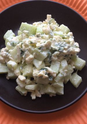 Простий салат з кабачка