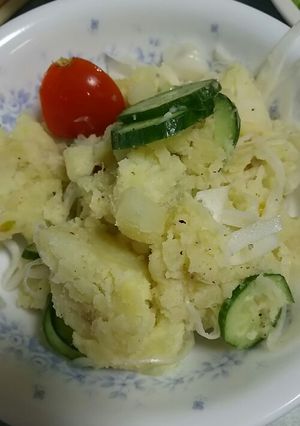 Простий картопляний салат в домашніх умовах