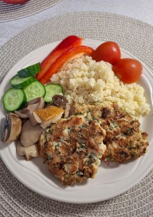 Рублені котлетки з курячого філе із сиром та зеленню