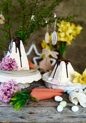 Сирна паска з курагою