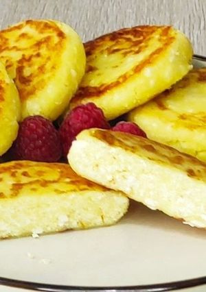 Сирники, як у дитинстві — м’які, ніжні, з ароматом ванілі та теплими спогадами