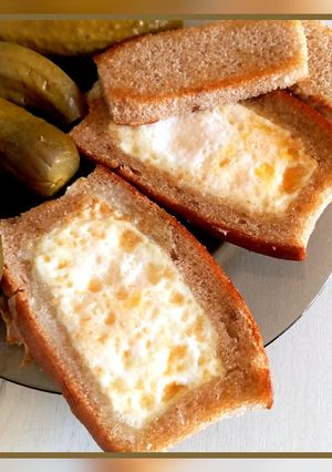 Смажені бутерброди з яйцем і маринованими огірками. Швидко і смачно