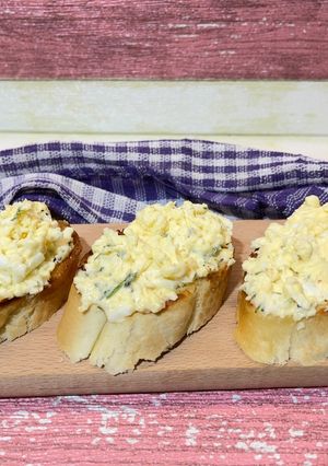 Смачна холодна закуска з плавленого сирка та яєць/Прості страви до вашого святкового столу)