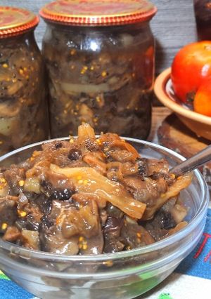 Смачний салат з баклажанів та шампіньйонів на зиму/Рекомендую приготувати простий рецепт салату)