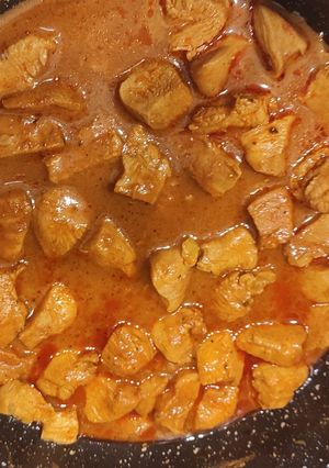 Смачна тушкована курочка