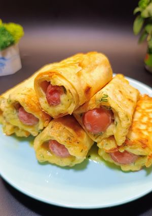 Соковиті сосиски в лаваші з сирно-яєчною начинкою