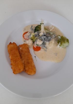 Соус з голубого сиру з рисом та овочами