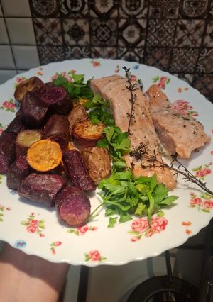 Сьомга з вершками та тим'яном і запеченим бататом