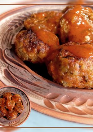 Тефтелі з булгуром і шпинатом в томатному соусі в мультиварці