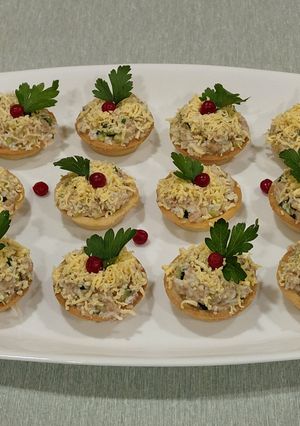 Тарталетки с тунцом