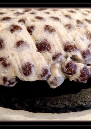 Тортик з шоколадних кульок з кокосовою стружкою і згущеним молоком, без випічки за 15 хвилин.