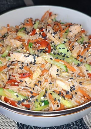 Фунчоза с курицей и овощами