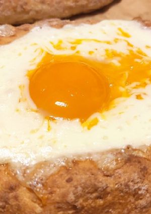 Хачапурі по-аджарськи у швидкому варіанті