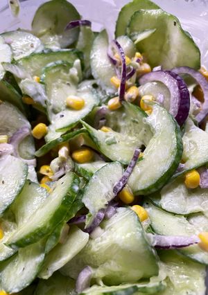 Швидкий салат з свіжих огірків