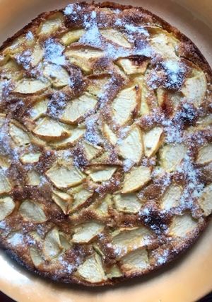 Шарлотка з грушами