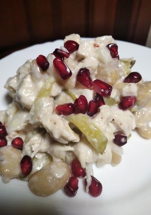 Швидкий салат з курки і квасолі