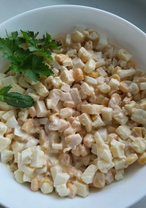 Швидкий салат з кукурудзою