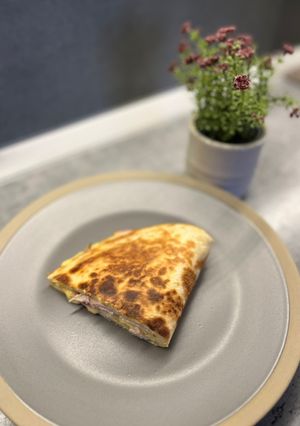 Швидкий сніданок з тортильї