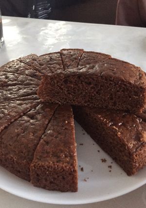 Швидкий шоколадний кекс-бісквіт до чаю без яєць