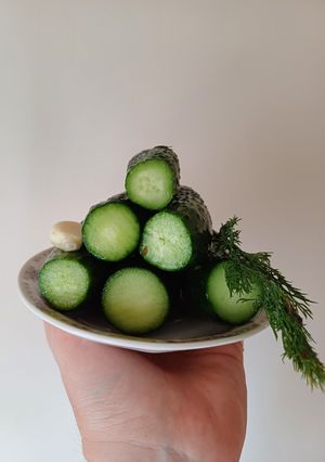 Швидкі мариновані огірочки