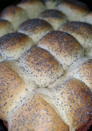 Швидкі дріжджові пісні булочки