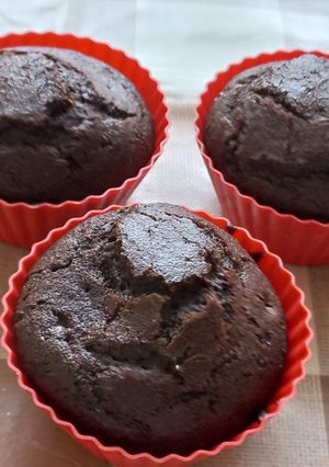 Шоколадні мафіни з вишнею