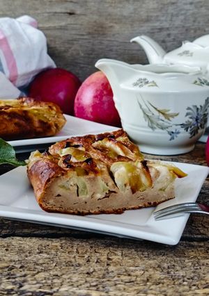 Яблучний пиріг з медом