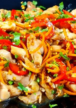 Яскравий салатик на святковий стіл!