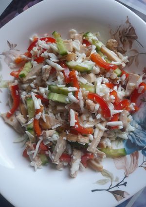 Білковий салат з перцем та огірком