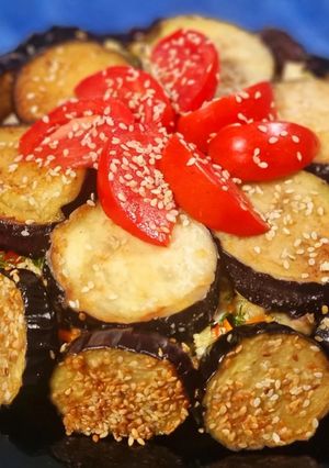 Вишуканий салат з баклажанів та пекінської капусти