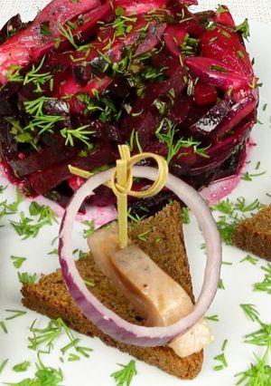 Вкусный салат на раз-два. Салат со свеклой и сельдью | Quick salad with beetroot and herring