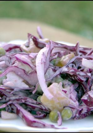 Вкусный зимний салат по-деревенски из доступных продуктов