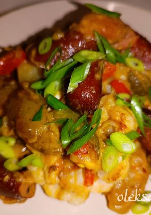 Гарячий салат з мисливськими ковбасками