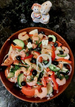 Грецький салат з креветками