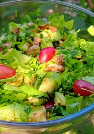 Легкий виноградний салат