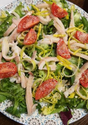 Лёгкий салат с кальмаром