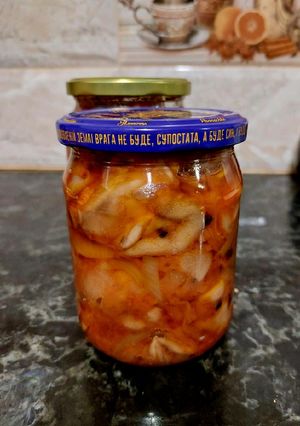 Салат "Маслята в томаті"